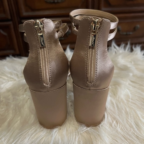 New with Box-Jewel Badley Mischka Shoes Size 7 - Picture 8 of 11